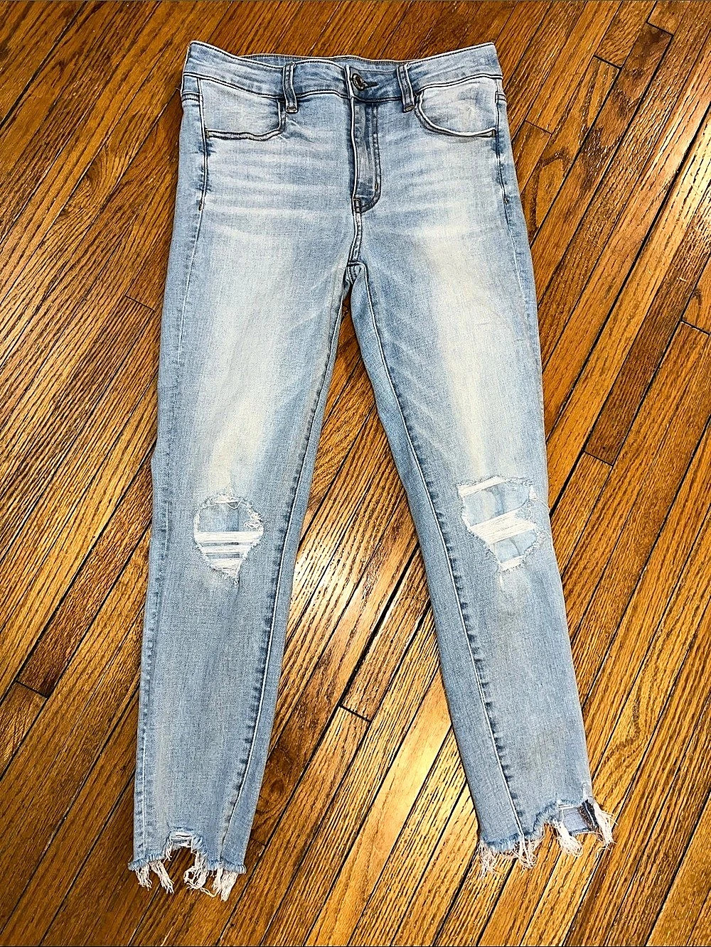 American Eagle Hi-Rise Jegging Crop Distressed Blue Size 8